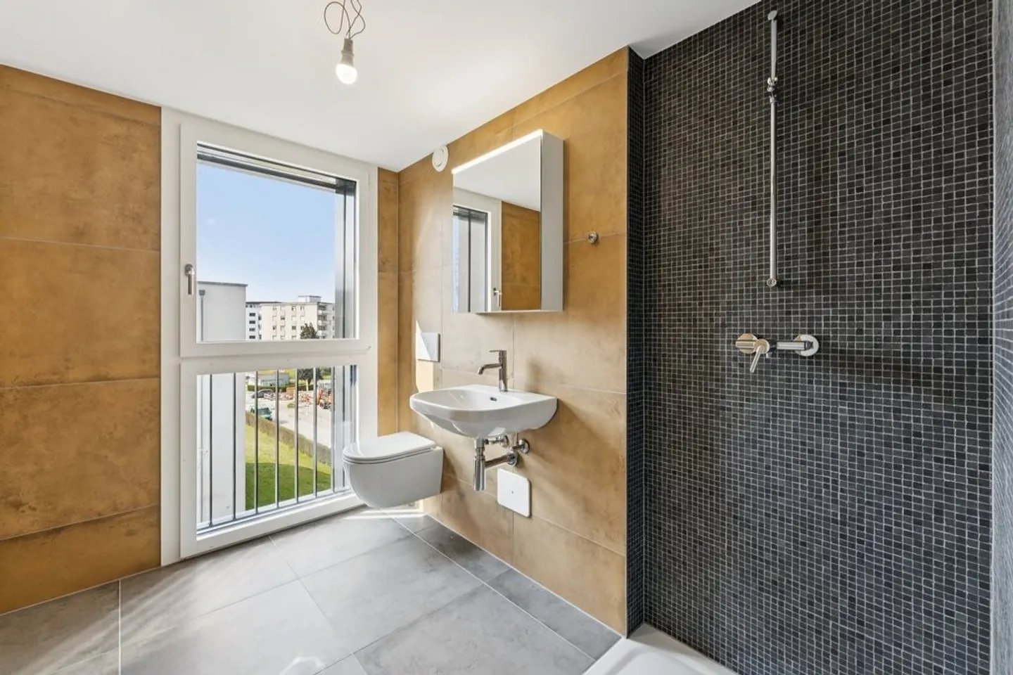 Appartement Moderne dans Quartier Calme - Photo 4 sur 11