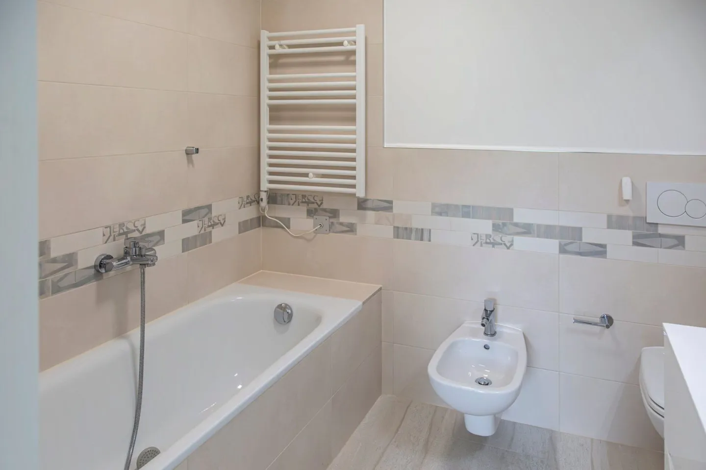 Bell'appartamento di 3,5 stanze con sala hobby multifunzionale - Foto 4 di 8