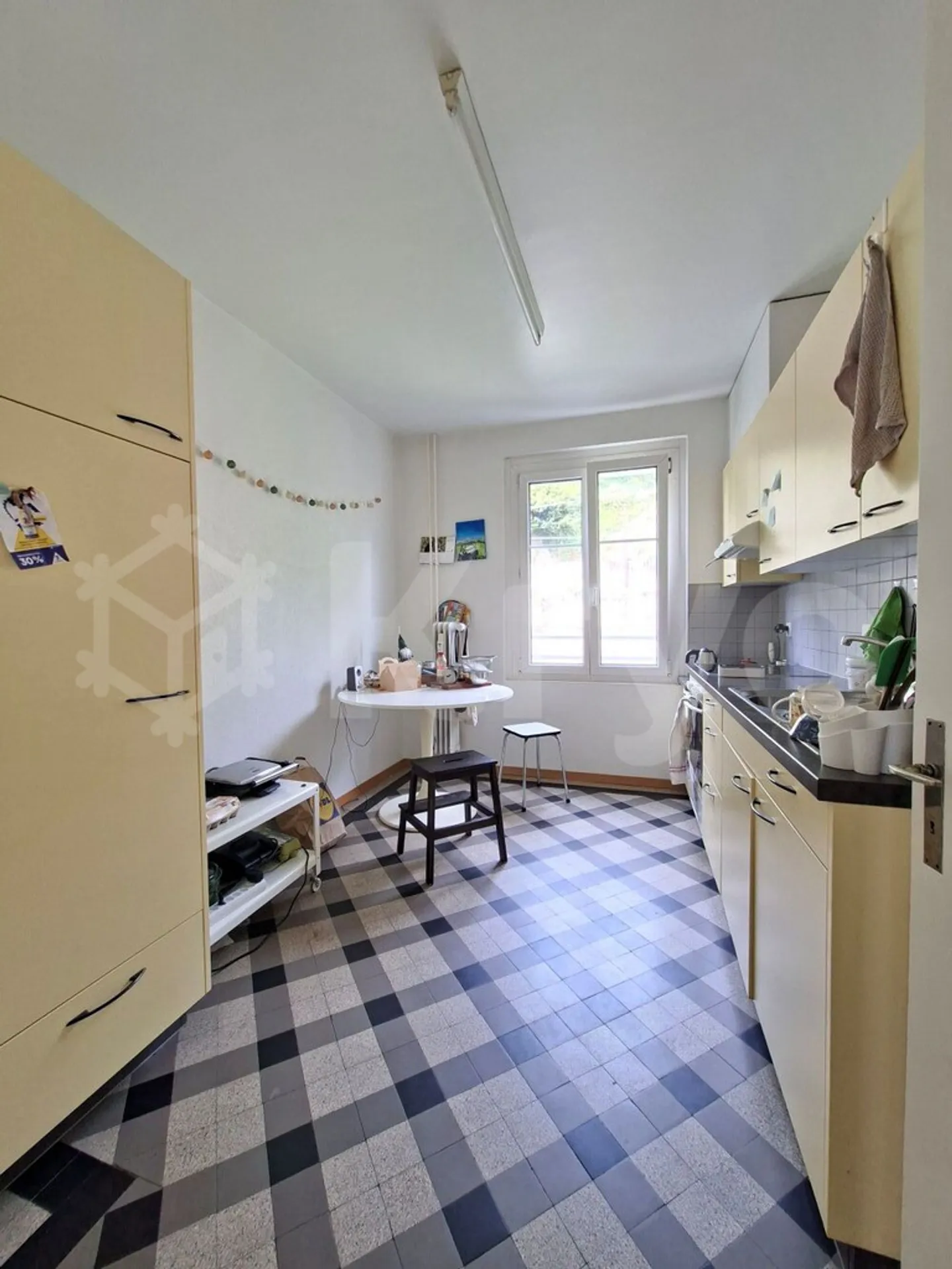 NICE 4 ROOMS 90 M2 BALCONY WITH LAKE VIEW WITHOUT ELEVATOR - Photo 1 of 8