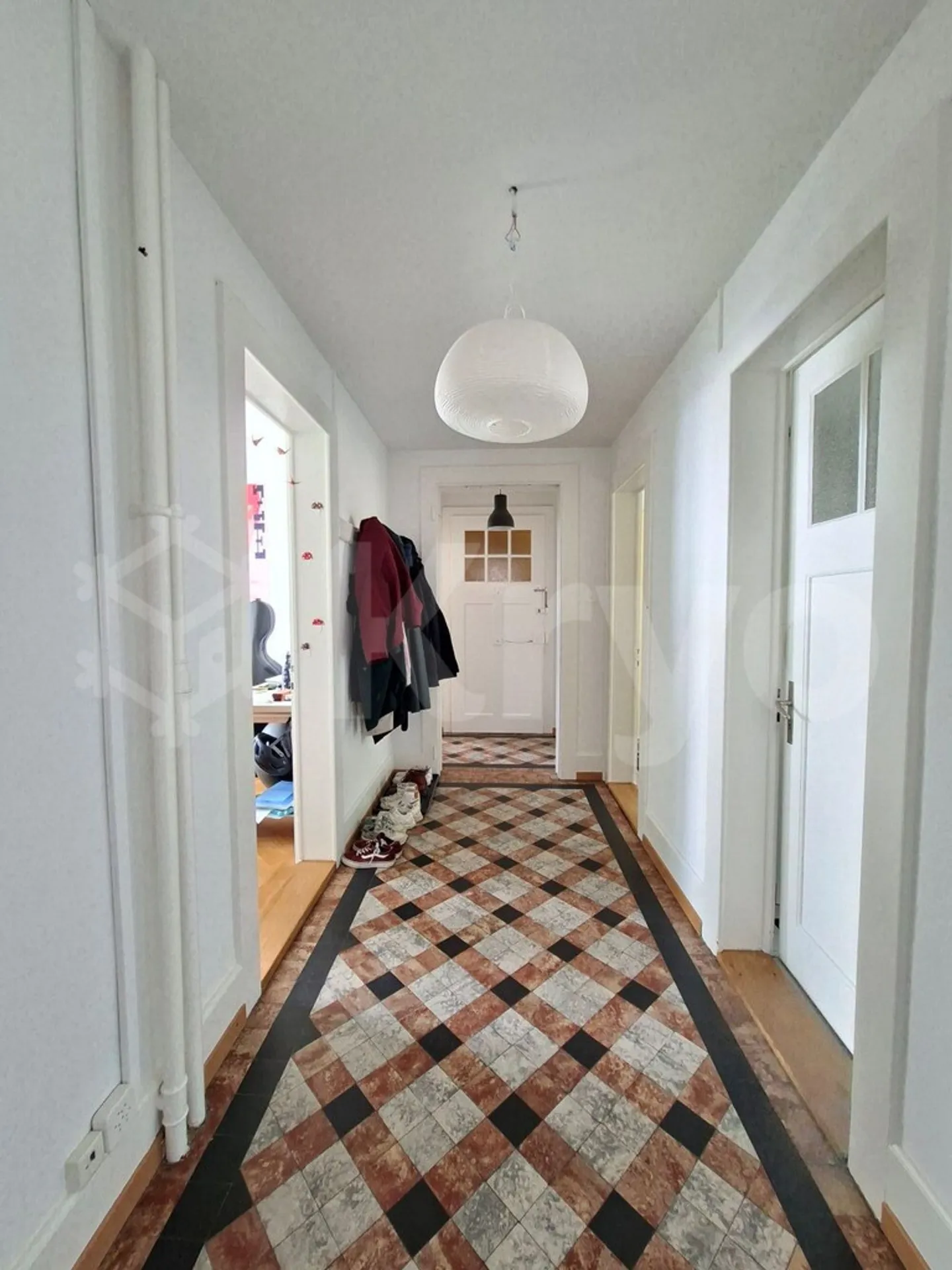 NICE 4 ROOMS 90 M2 BALCONY WITH LAKE VIEW WITHOUT ELEVATOR - Photo 6 of 8