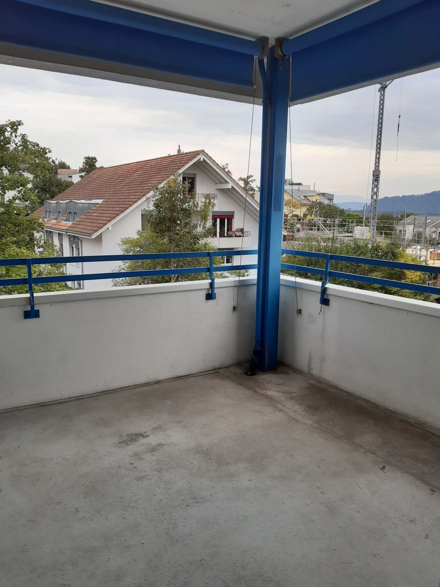 4 1/2 pièces lumineuses avec balcon - Photo 3 sur 12