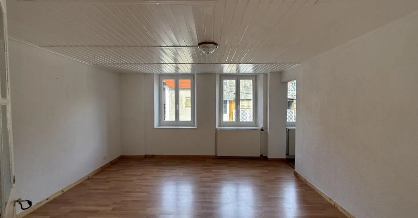 Large 3.5 room apartment on the upper ground floor - Photo 3 of 7