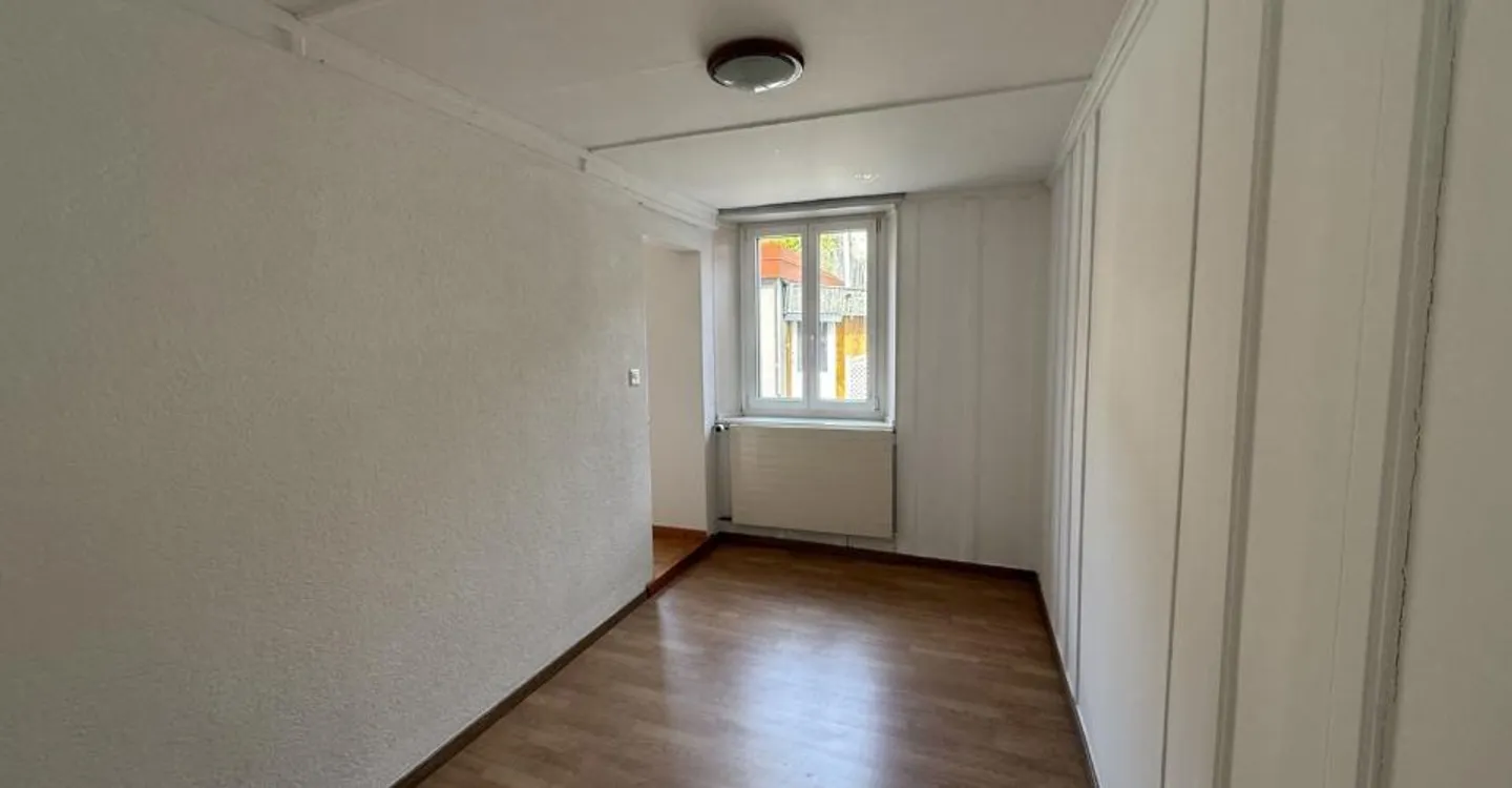 Large 3.5 room apartment on the upper ground floor - Photo 4 of 7