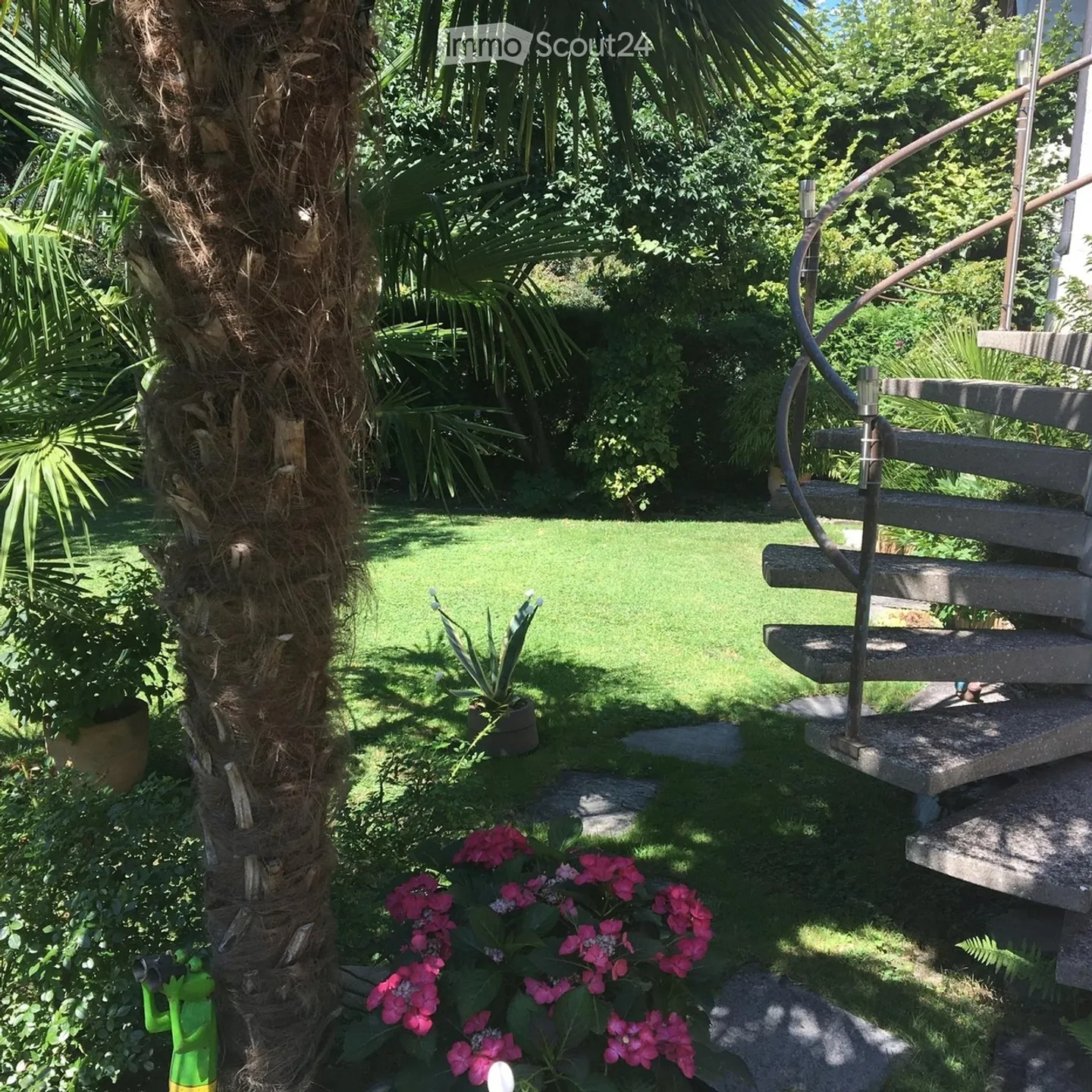 Charmante maison de ville de 4,5 pièces avec jardin à Nidau - Photo 12 sur 13