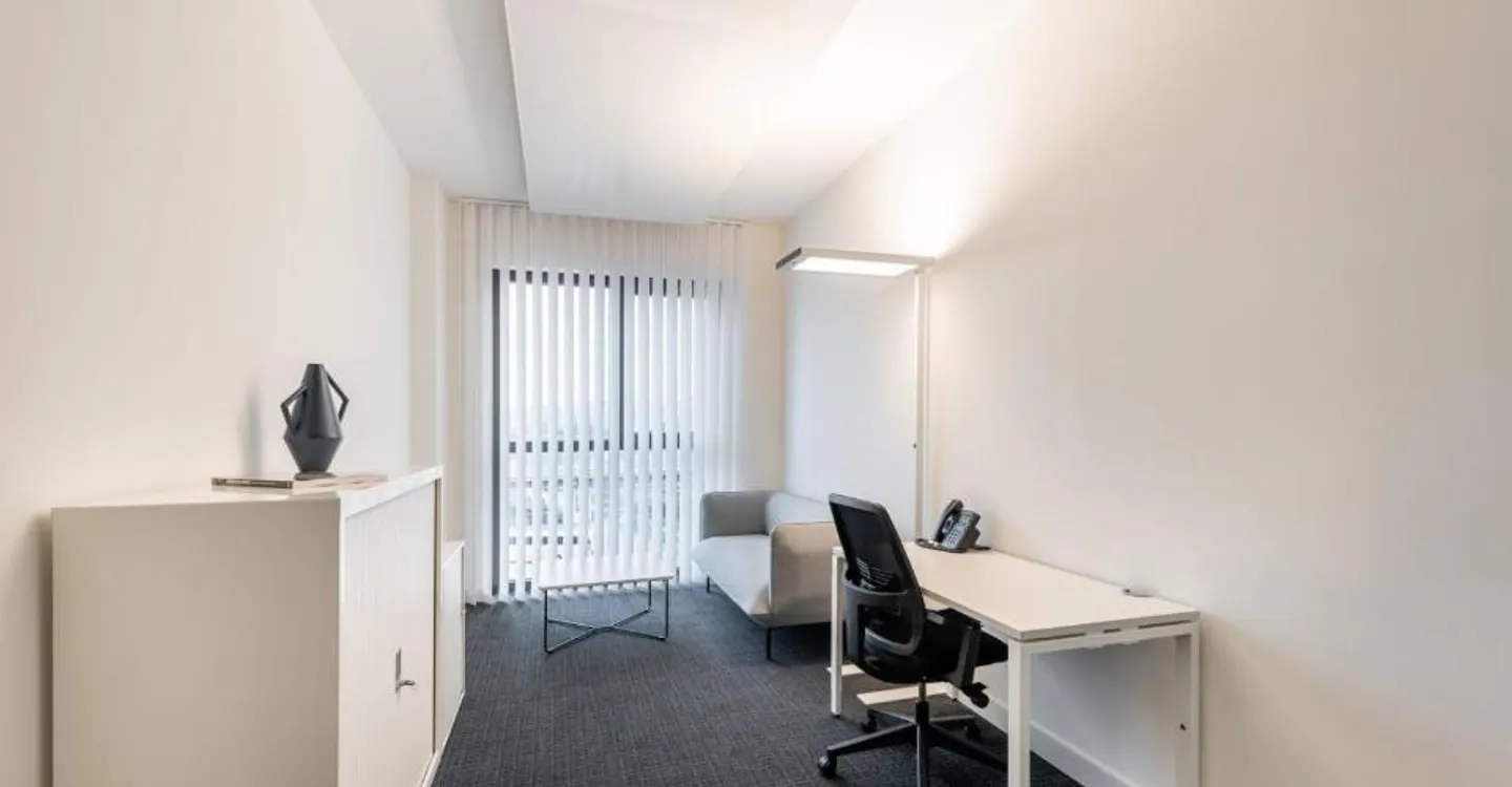 Ufficio privato per 3 presso Regus City Centre - Foto 3 di 10