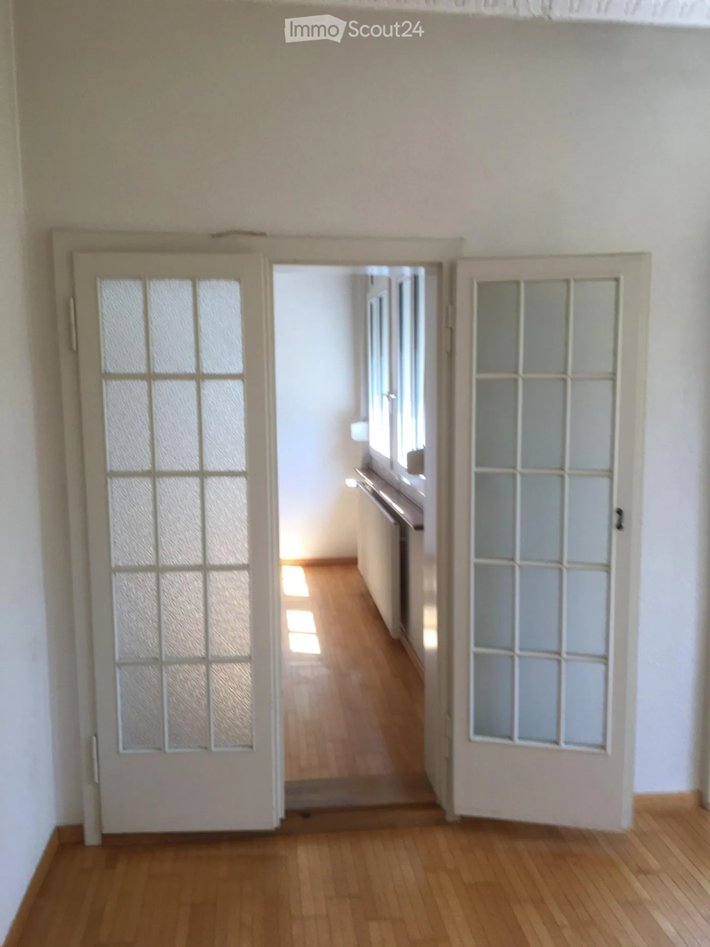 Charmante maison de ville de 4,5 pièces avec jardin à Nidau - Photo 8 sur 13