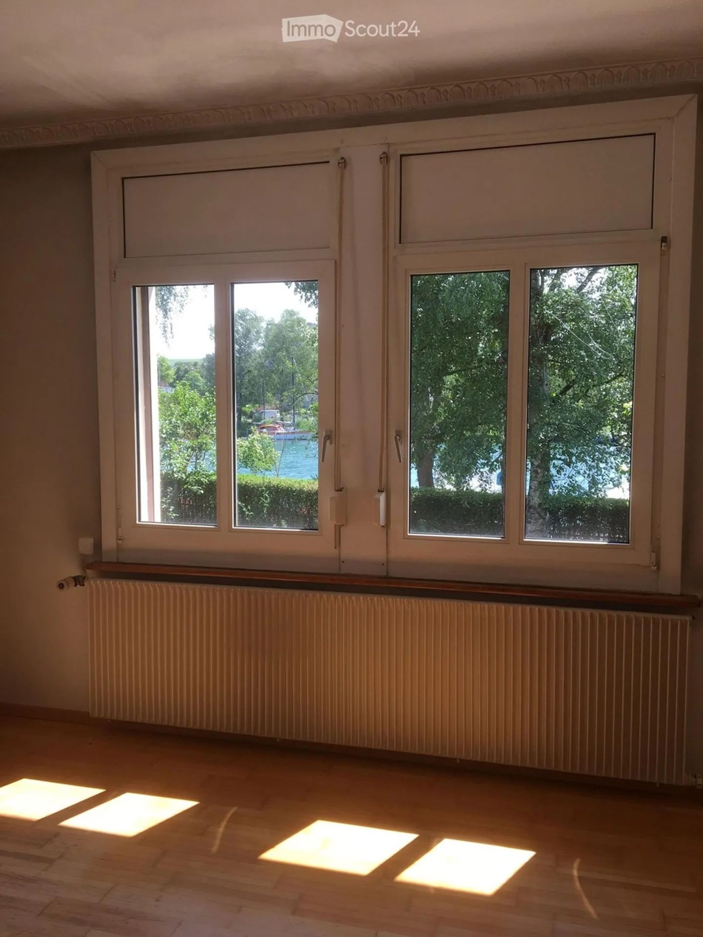 Charmante maison de ville de 4,5 pièces avec jardin à Nidau - Photo 9 sur 13