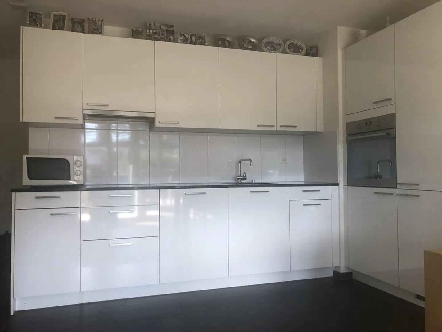 Beautiful living in a quiet residential area - Photo 5 of 10