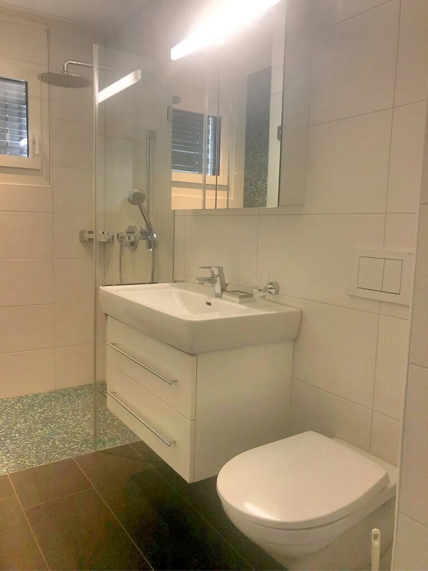 Beautiful living in a quiet residential area - Photo 6 of 10