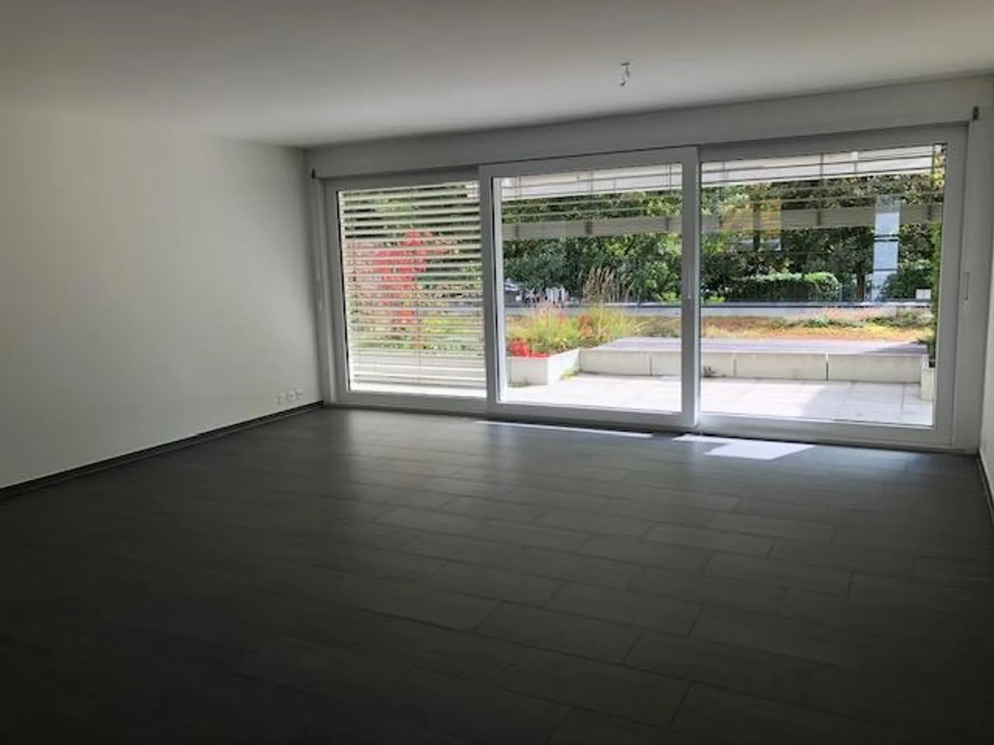 Beautiful 3.5 room apartment 1st floor - Photo 4 of 11