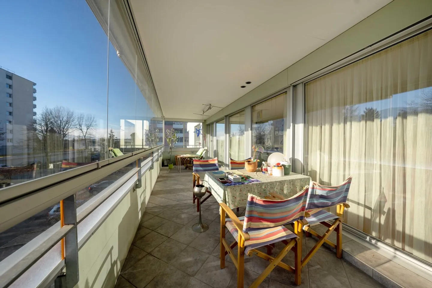 Large condominium in a quiet location including underground parking space! - Photo 2 of 19