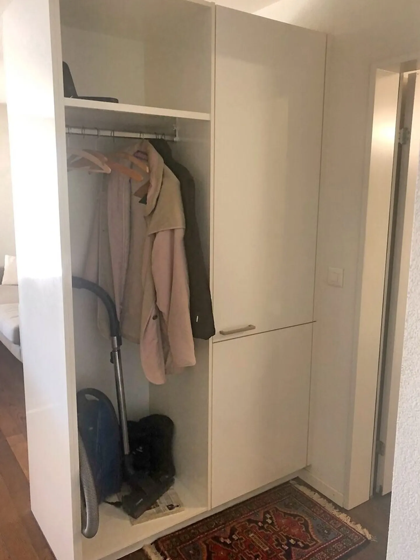 Beautiful living in a quiet residential area - Photo 9 of 10