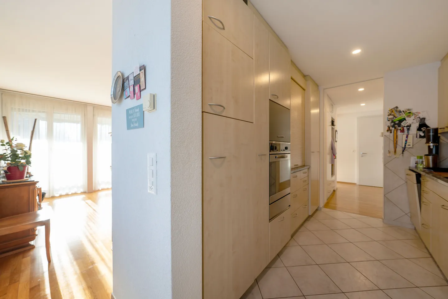 Large condominium in a quiet location including underground parking space! - Photo 5 of 19