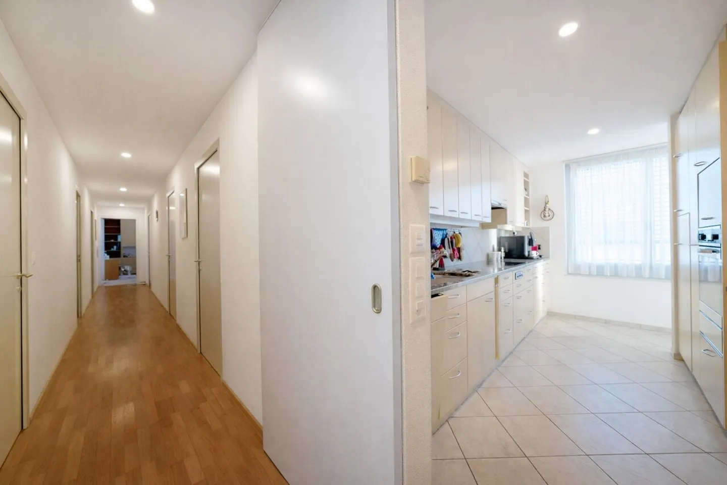 Large condominium in a quiet location including underground parking space! - Photo 12 of 19