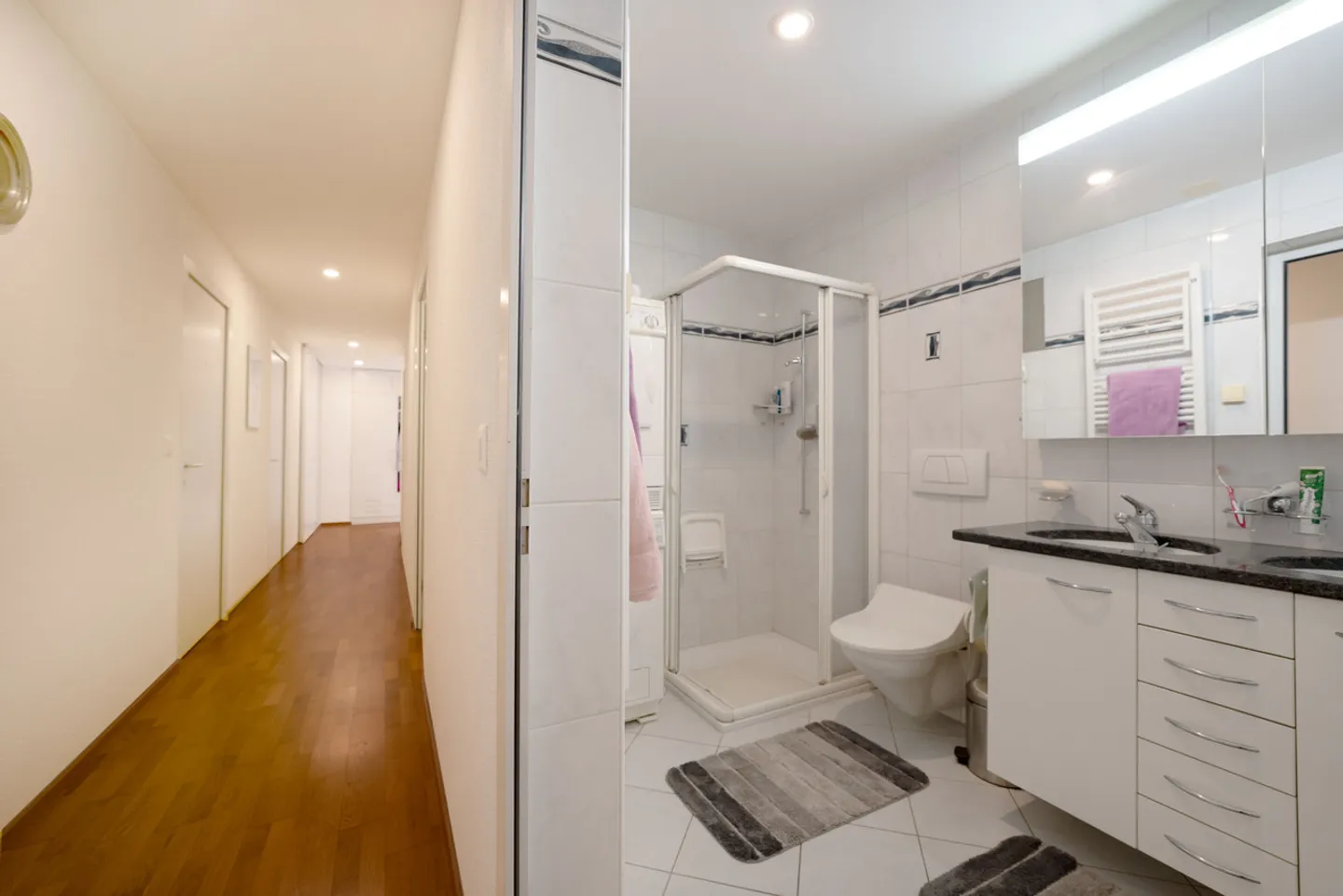 Large condominium in a quiet location including underground parking space! - Photo 15 of 19