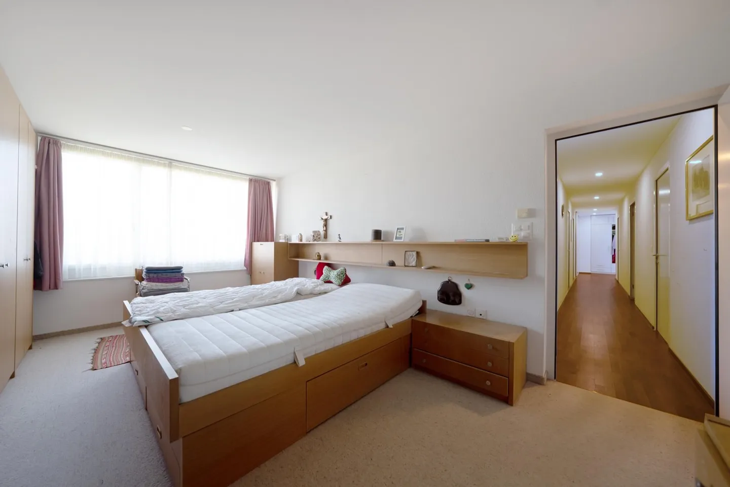 Large condominium in a quiet location including underground parking space! - Photo 18 of 19