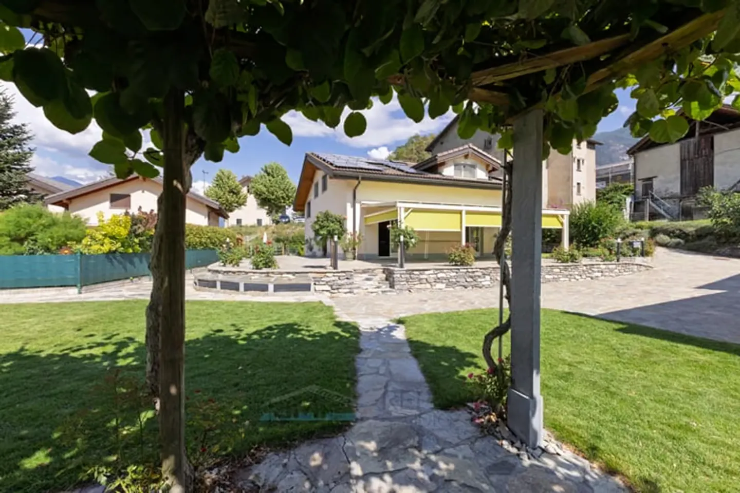 Magnifique villa de 6.5 pièces à Granges VS - Charme, espace et tranquilité - Photo 1 of 13