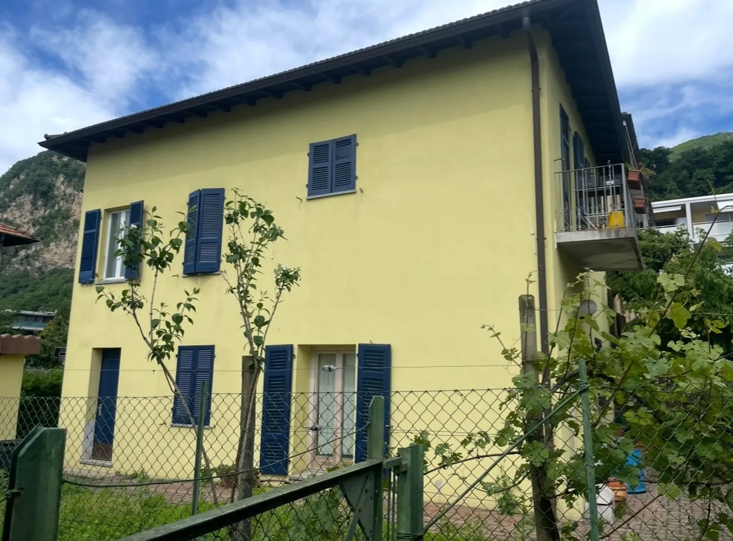 Zweifamilienhaus im Herzen von Mendrisio – Eine gute Investition - Photo 2 sur 7