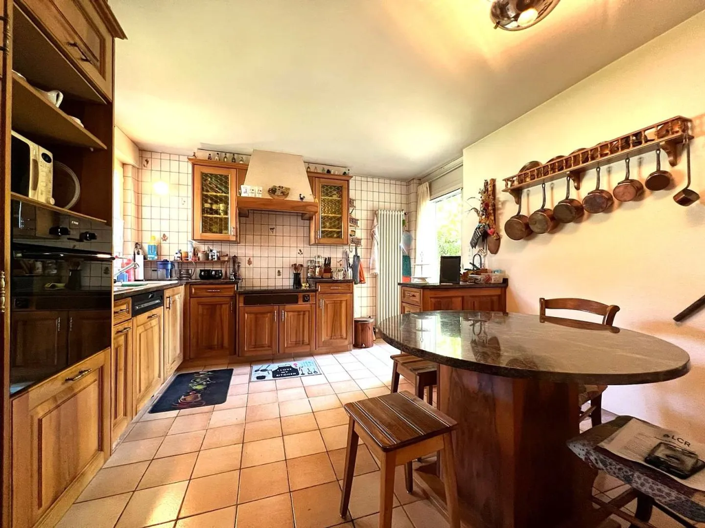 Bella casa unifamiliare con 6,5 stanze / 4 camere da letto / 3 bagni / 1 balcone / grande giardino di 1150m² / 2 garage - Foto 11 di 13