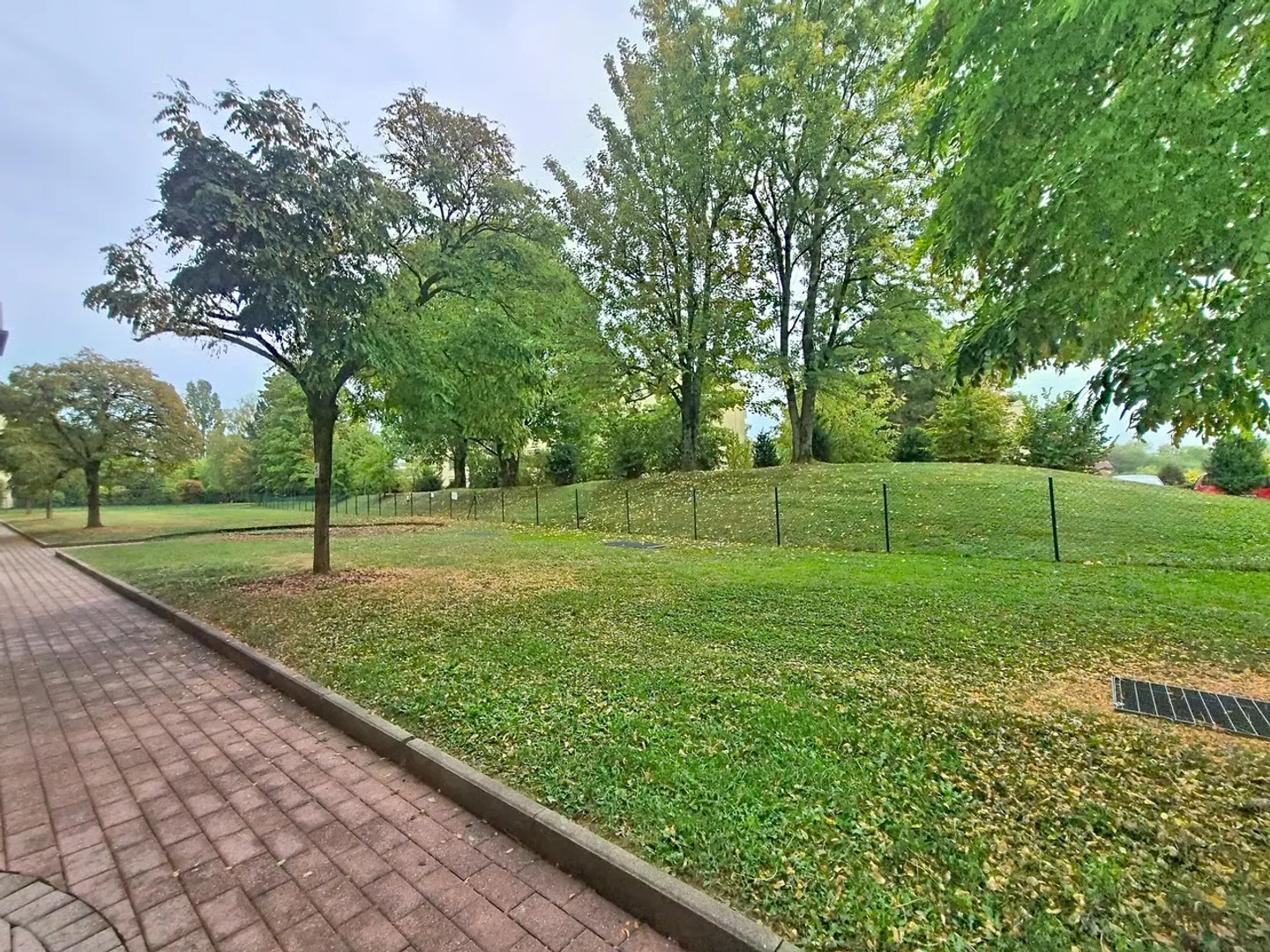 Belle surface administrative idéalement située - Foto 7 di 7