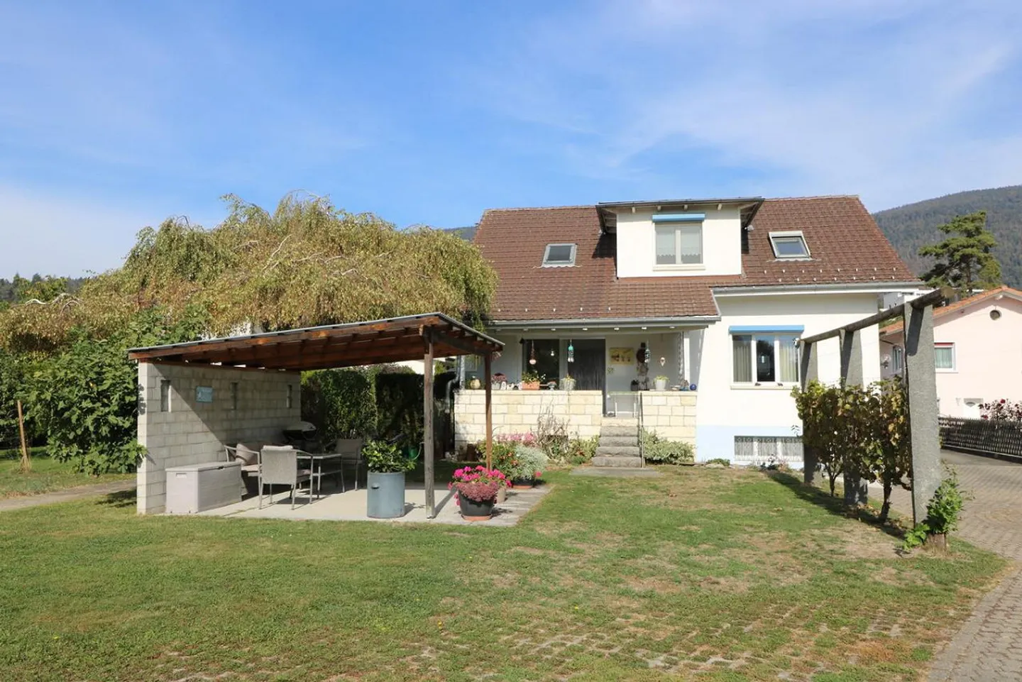 Family Paradise with XXL Garden - Photo 3 of 13