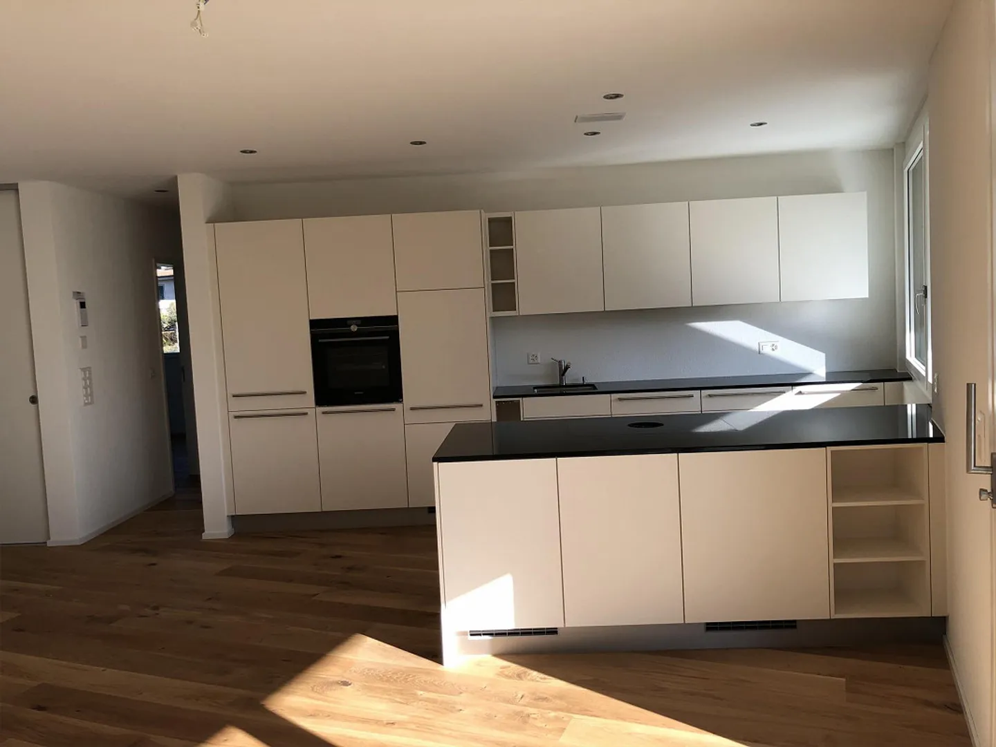Appartamento moderno di 4,5 locali con standard Minergie a Lyss - Foto 3 di 13