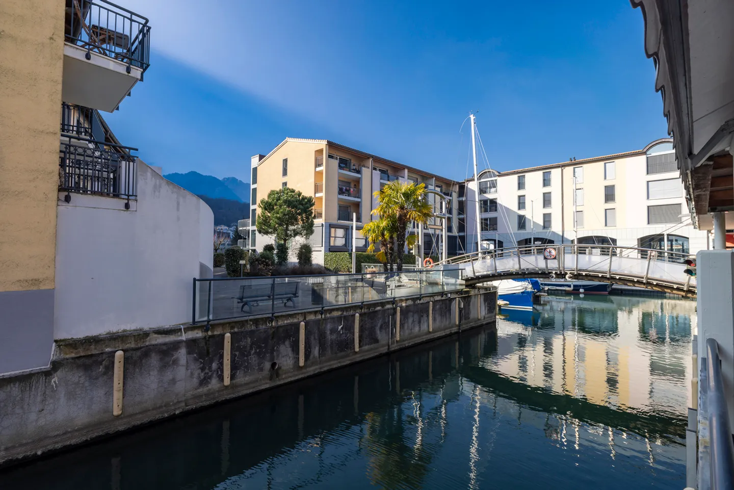 Villa at the Marina - A Touch of Vacation All Year Round! - Photo 6 of 13