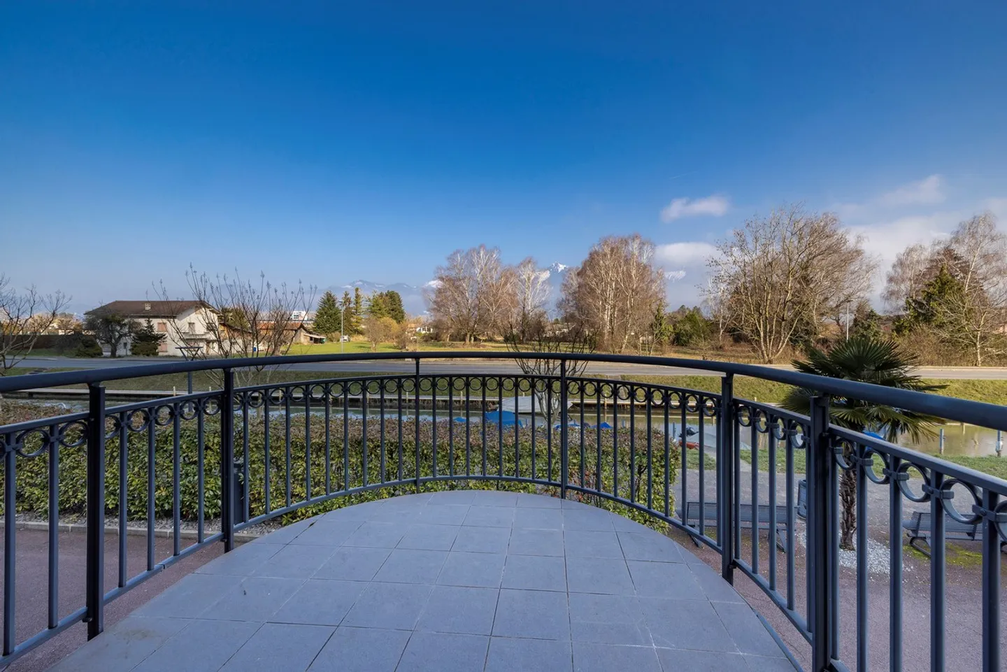 Villa at the Marina - A Touch of Vacation All Year Round! - Photo 10 of 13