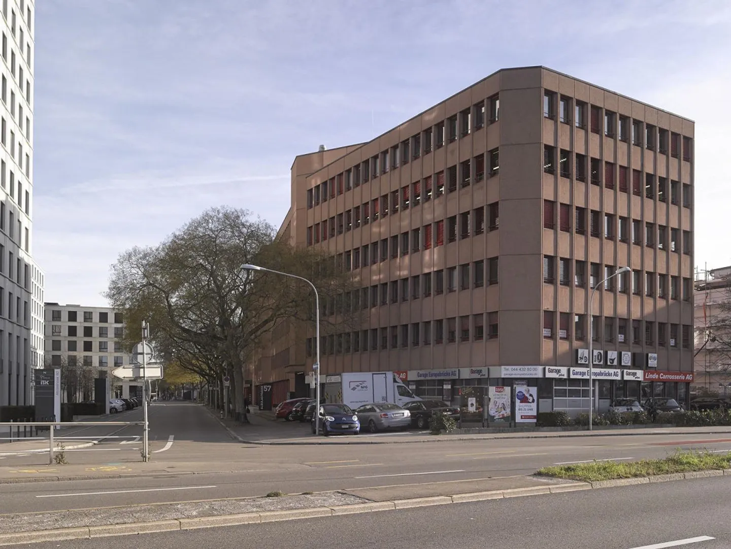 Buoni collegamenti con i mezzi pubblici e stradali: ufficio di 36 m2 - Foto 2 di 8