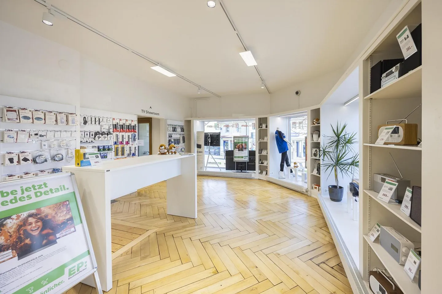 Centrally located commercial space in Amriswil - Photo 2 of 4