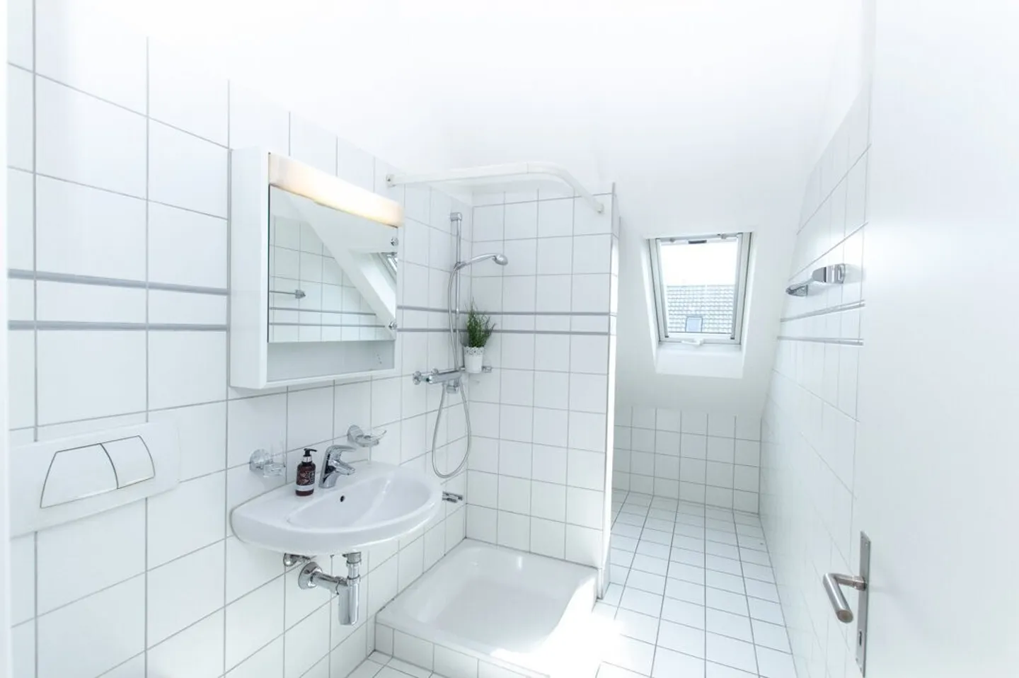 Maisonette Apartment - Living peripherally and urbanly near Zurich - Photo 6 of 8