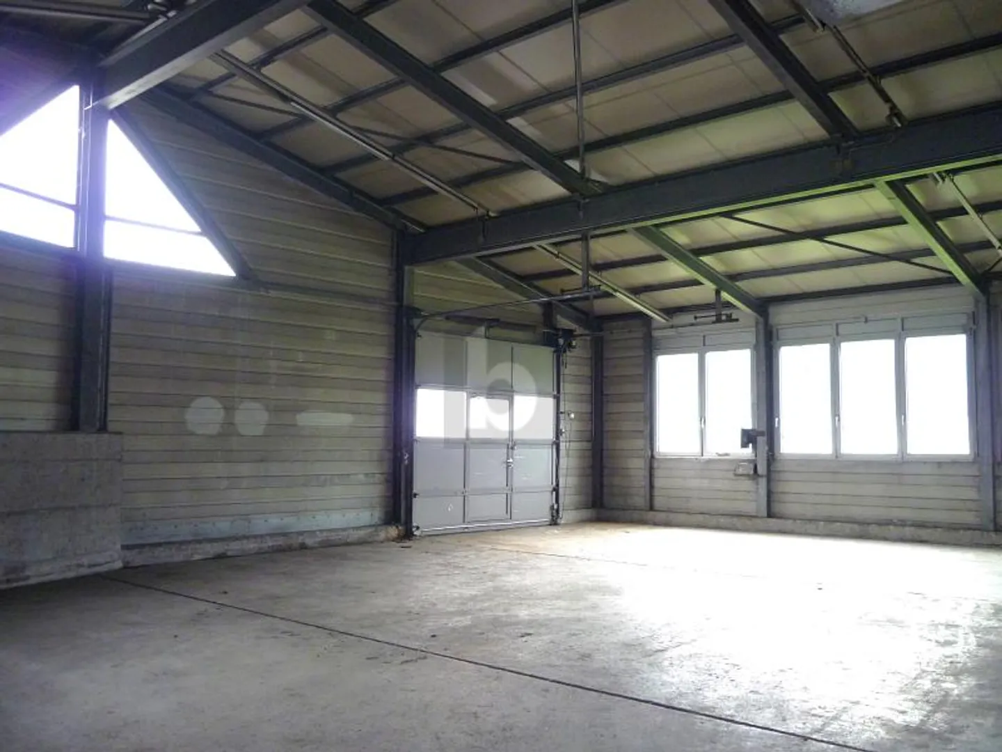 Mischgenutztes Gebäude mieten - Foto 3 von 6