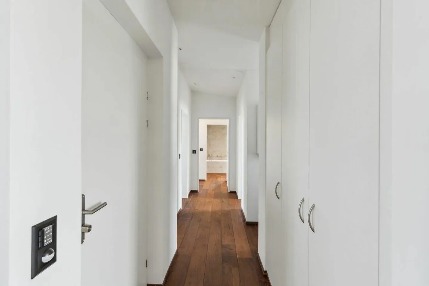 Appartamento attico lussuoso con 4 terrazze, camino e vista panoramica - affitta ora e vivi 1 mese gratis! - Foto 4 di 11