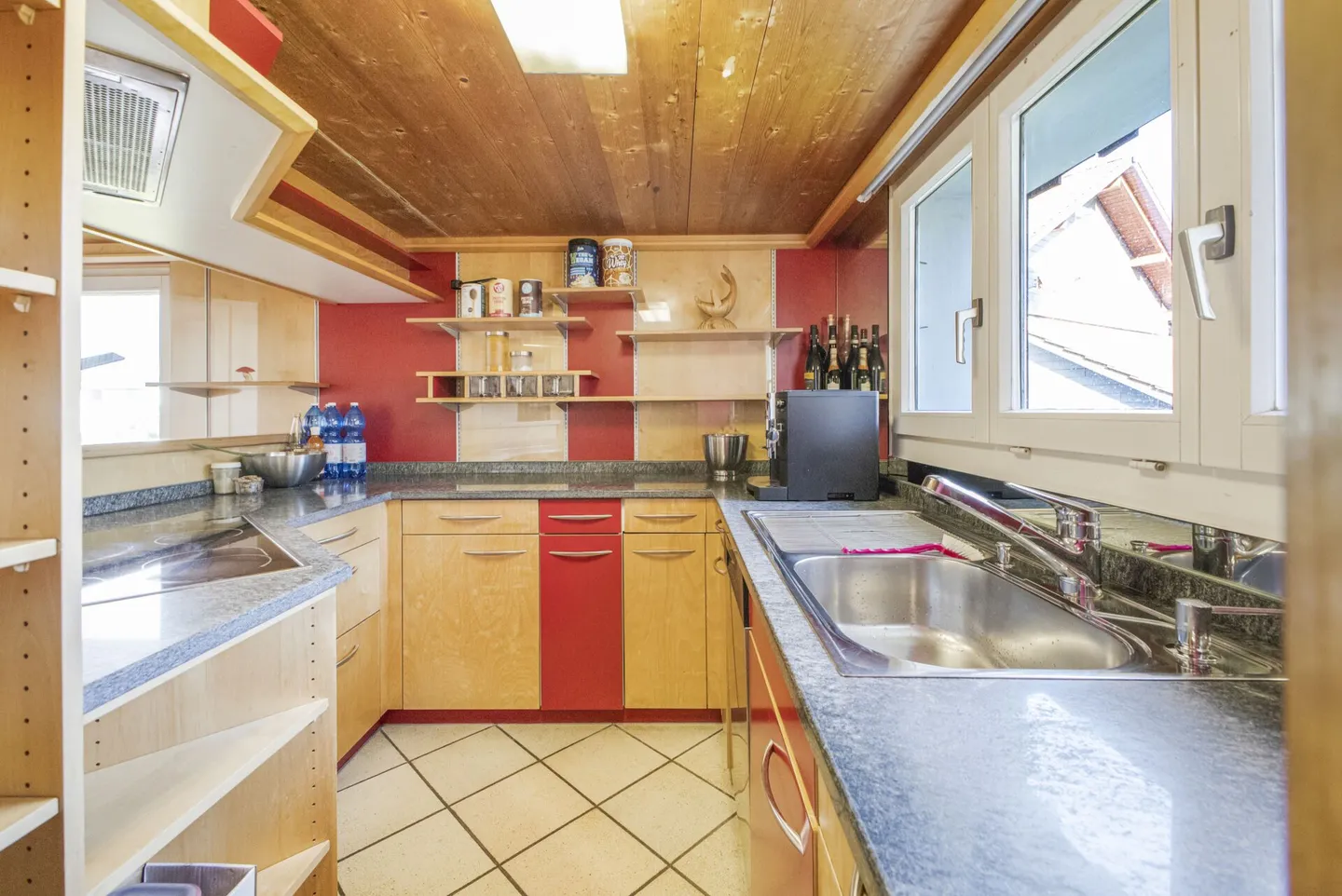 Grosszügiges 8.5-Zimmer-Einfamilienhaus mit viel Platz für die ganze Familie in Haag - Foto 6 von 25