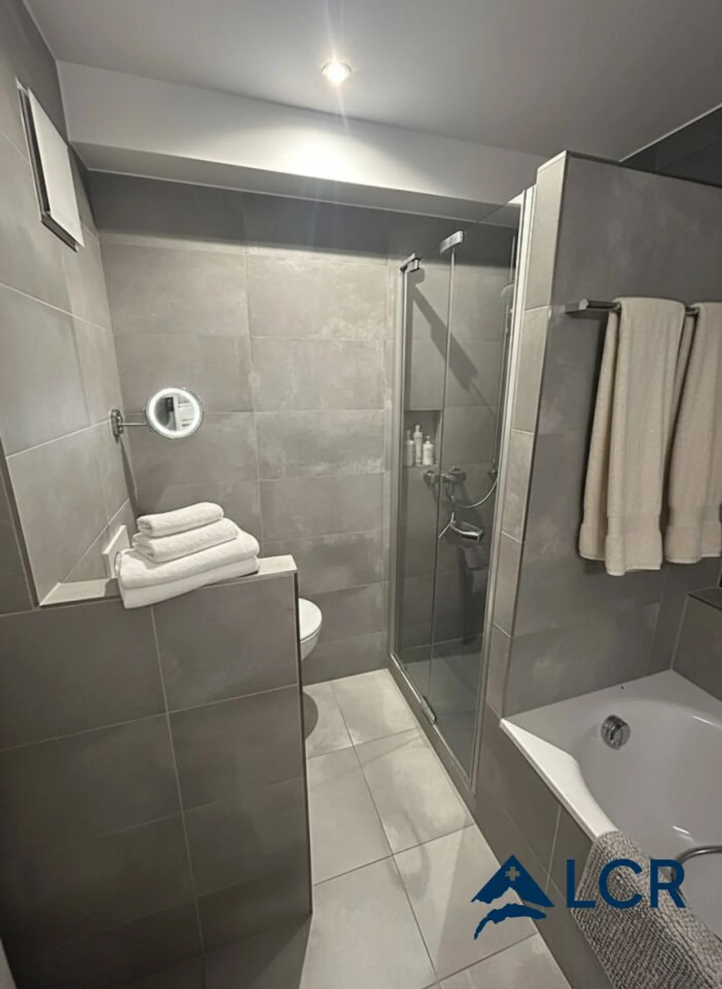 Bellissimo appartamento con 4,5 stanze, balcone e vista lago - Peseux - Foto 5 di 5