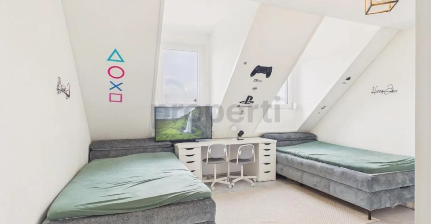 Arrive, feel good, be at home – charming 6.5 room maisonette on two levels - Photo 9 of 11