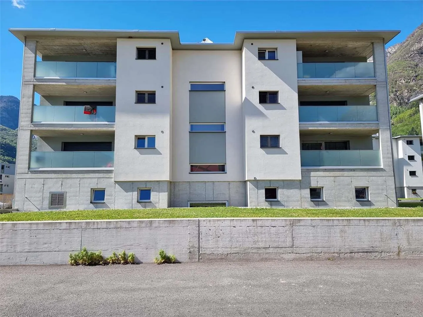Income-generating building - Excellent return on own capital - Photo 1 of 13