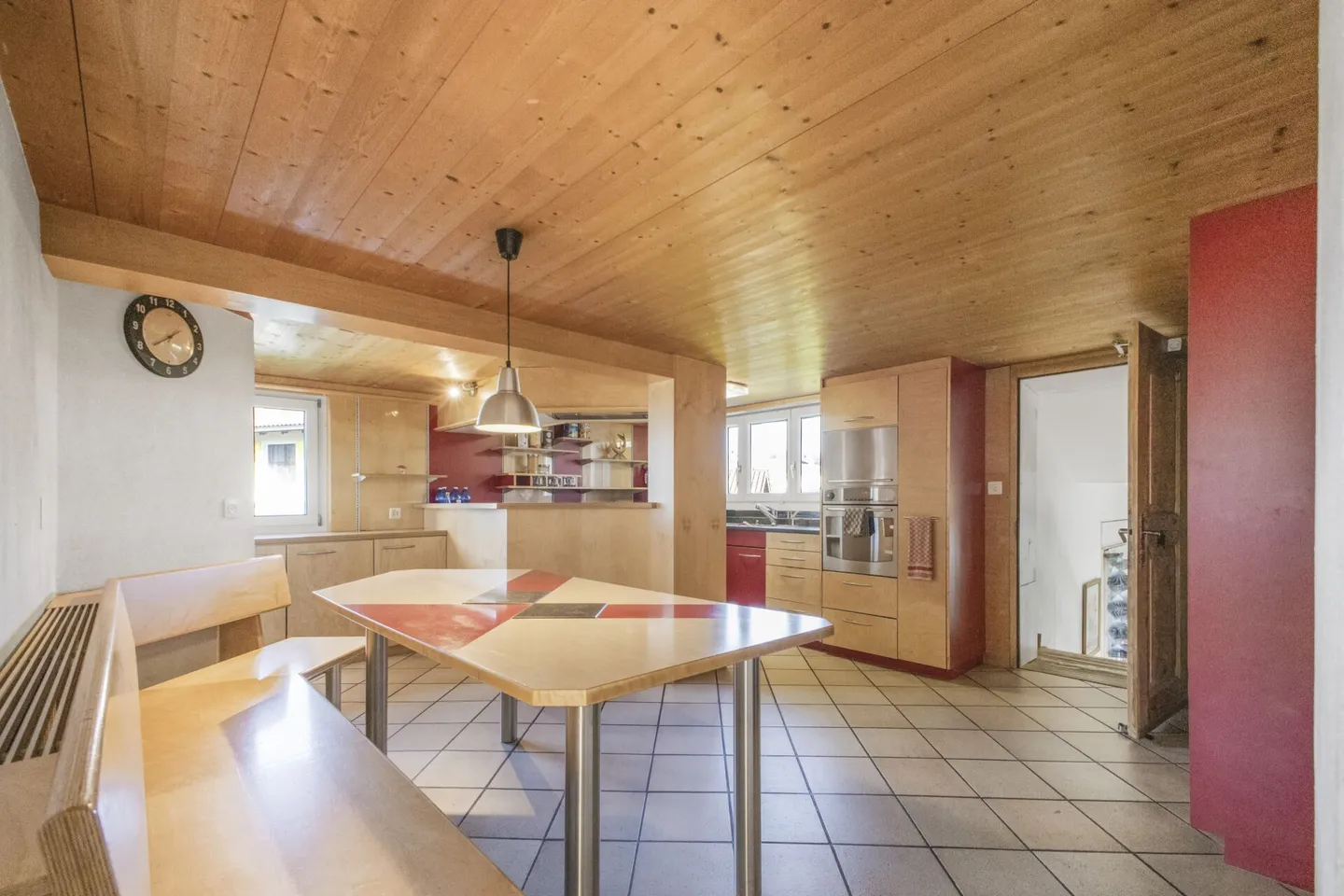 Grosszügiges 8.5-Zimmer-Einfamilienhaus mit viel Platz für die ganze Familie in Haag - Foto 8 von 25