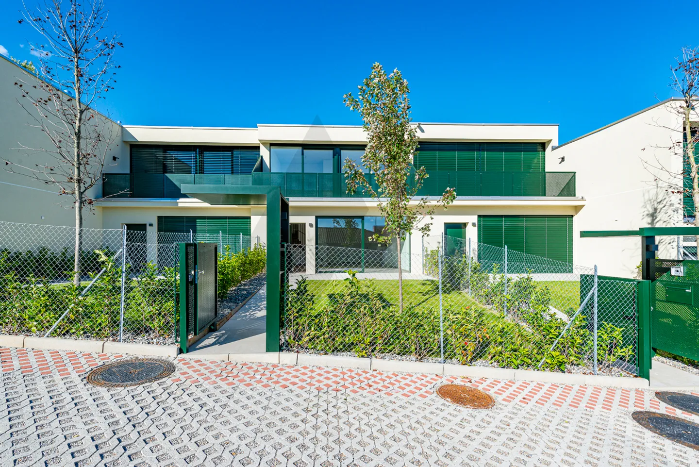 NUOVA VILLA A SCHIERA: UN’OASI DI STILE E BENESSERE - Foto 19 di 22