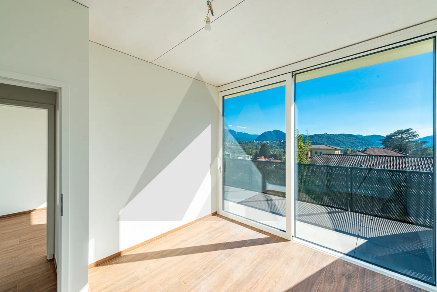 NUOVA VILLA A SCHIERA: UN’OASI DI STILE E BENESSERE - Foto 12 di 22