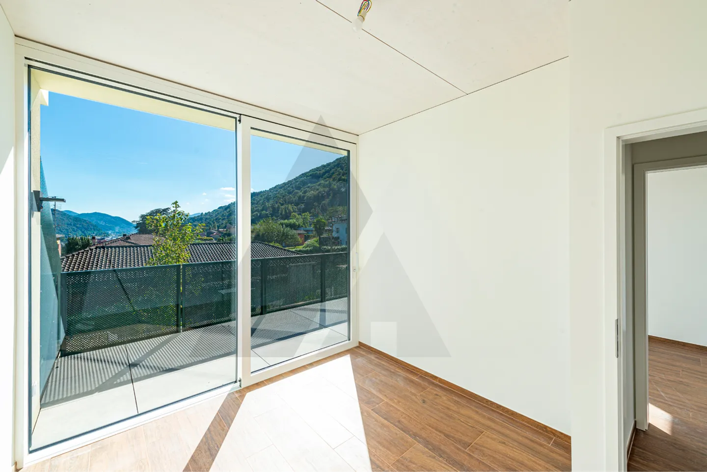 NUOVA VILLA A SCHIERA: UN’OASI DI STILE E BENESSERE - Foto 13 di 22