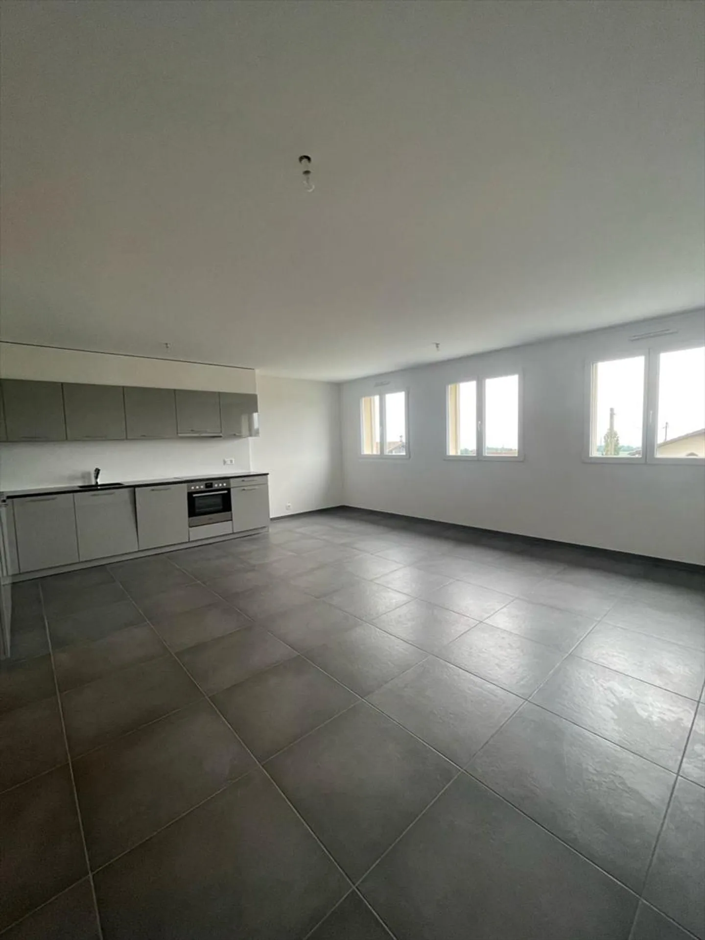Bellissimo appartamento moderno di 2,5 stanze con vista lago - Foto 3 di 9