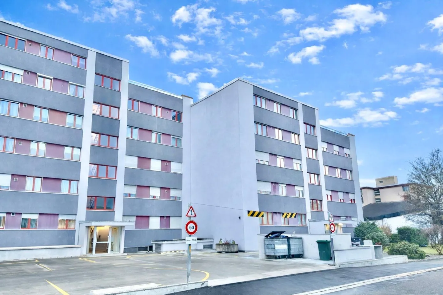 Everything close, everything convenient! - Photo 1 of 8