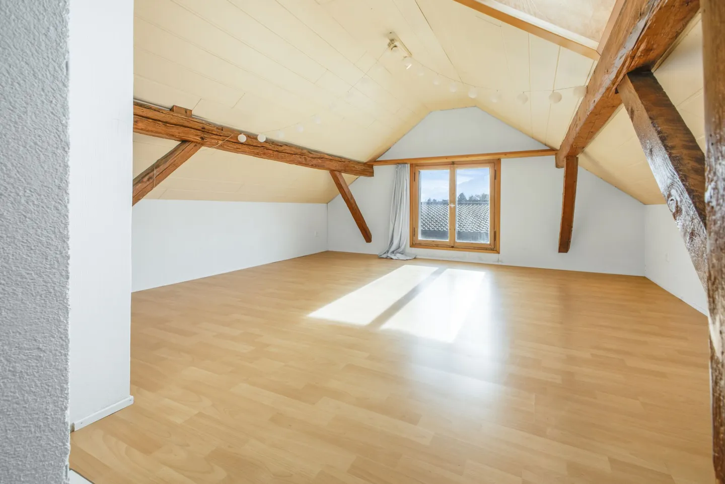 Grosszügiges 8.5-Zimmer-Einfamilienhaus mit viel Platz für die ganze Familie in Haag - Foto 14 von 25