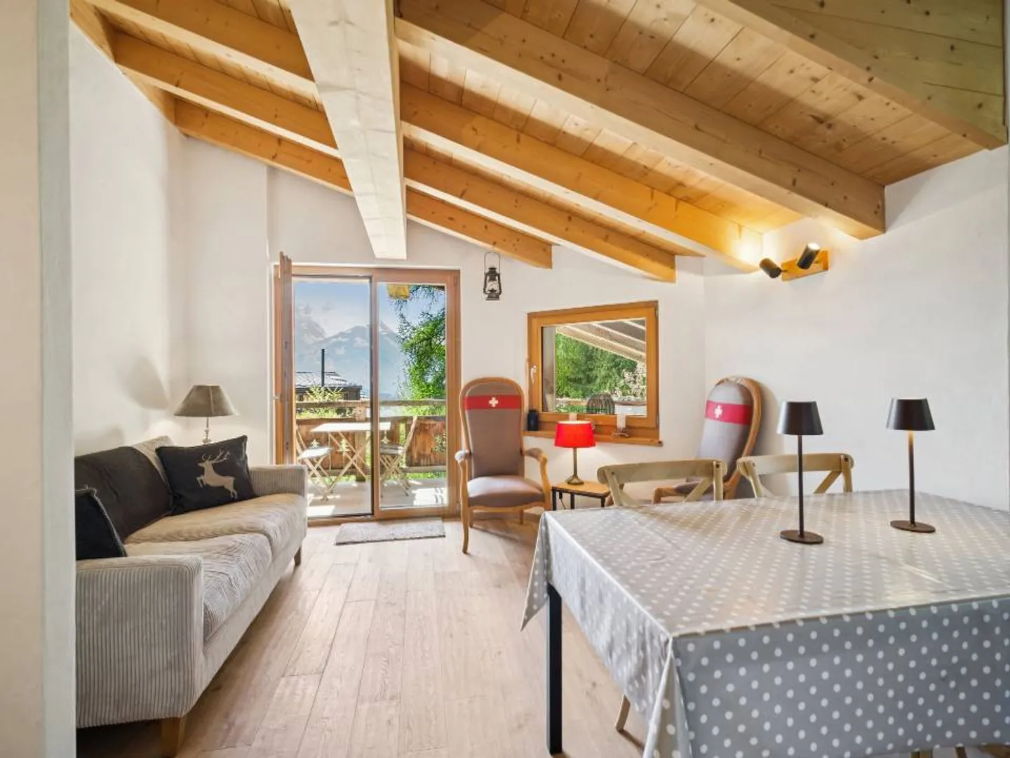 Magnificent 4-room duplex in the center of Chesières - Photo 3 of 13