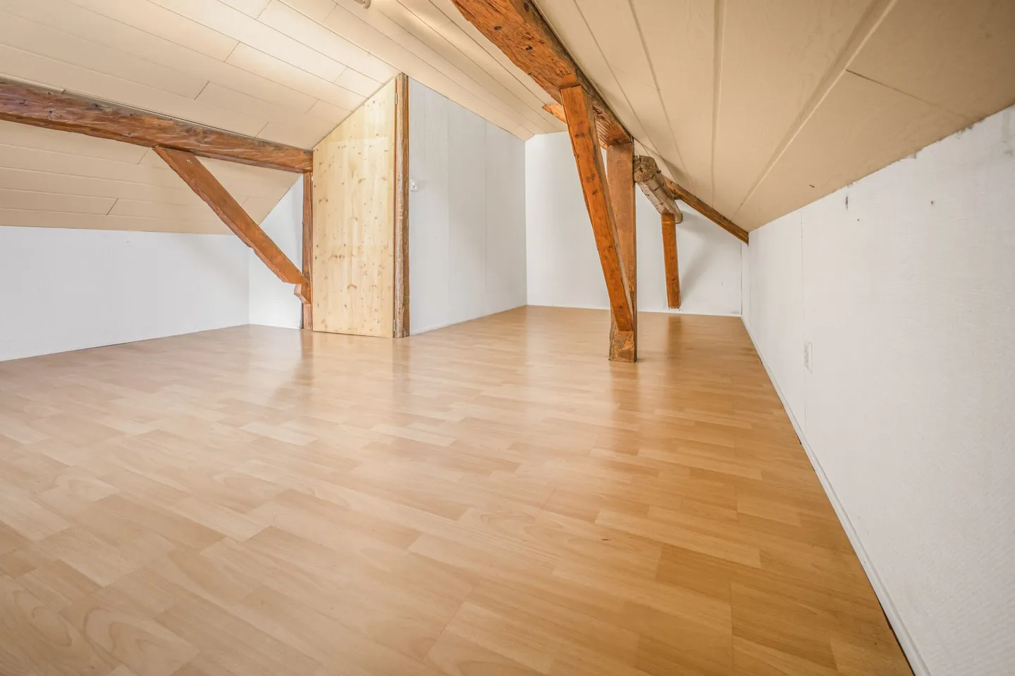 Grosszügiges 8.5-Zimmer-Einfamilienhaus mit viel Platz für die ganze Familie in Haag - Foto 15 von 25