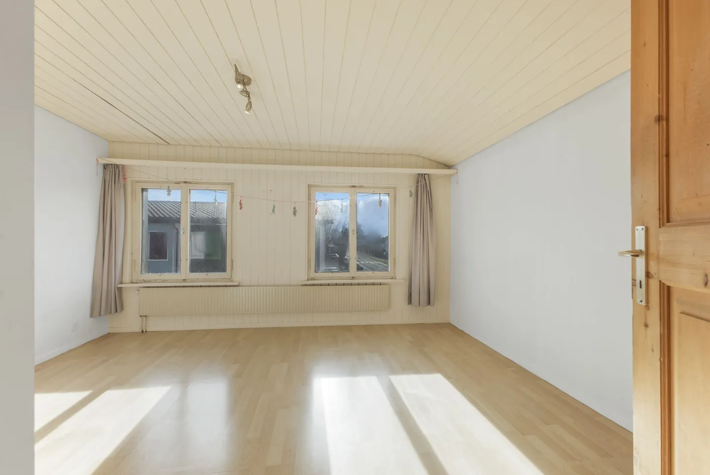 Grosszügiges 8.5-Zimmer-Einfamilienhaus mit viel Platz für die ganze Familie in Haag - Foto 16 von 25