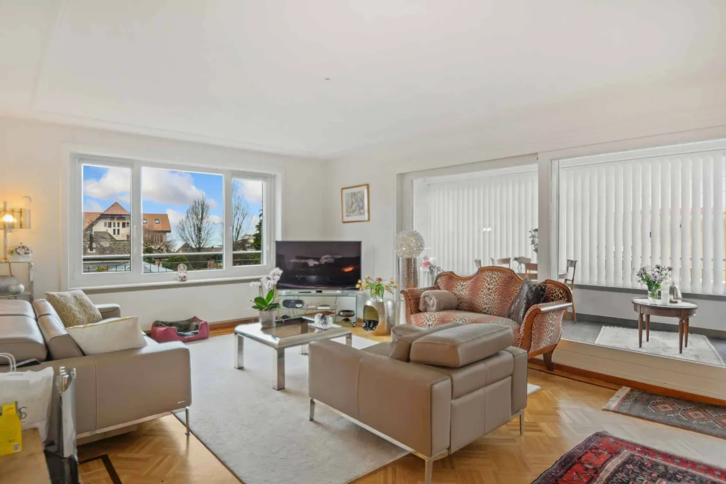 Proprietà affascinante con 8,5 stanze, terrazza e grande giardino - Foto 5 di 13
