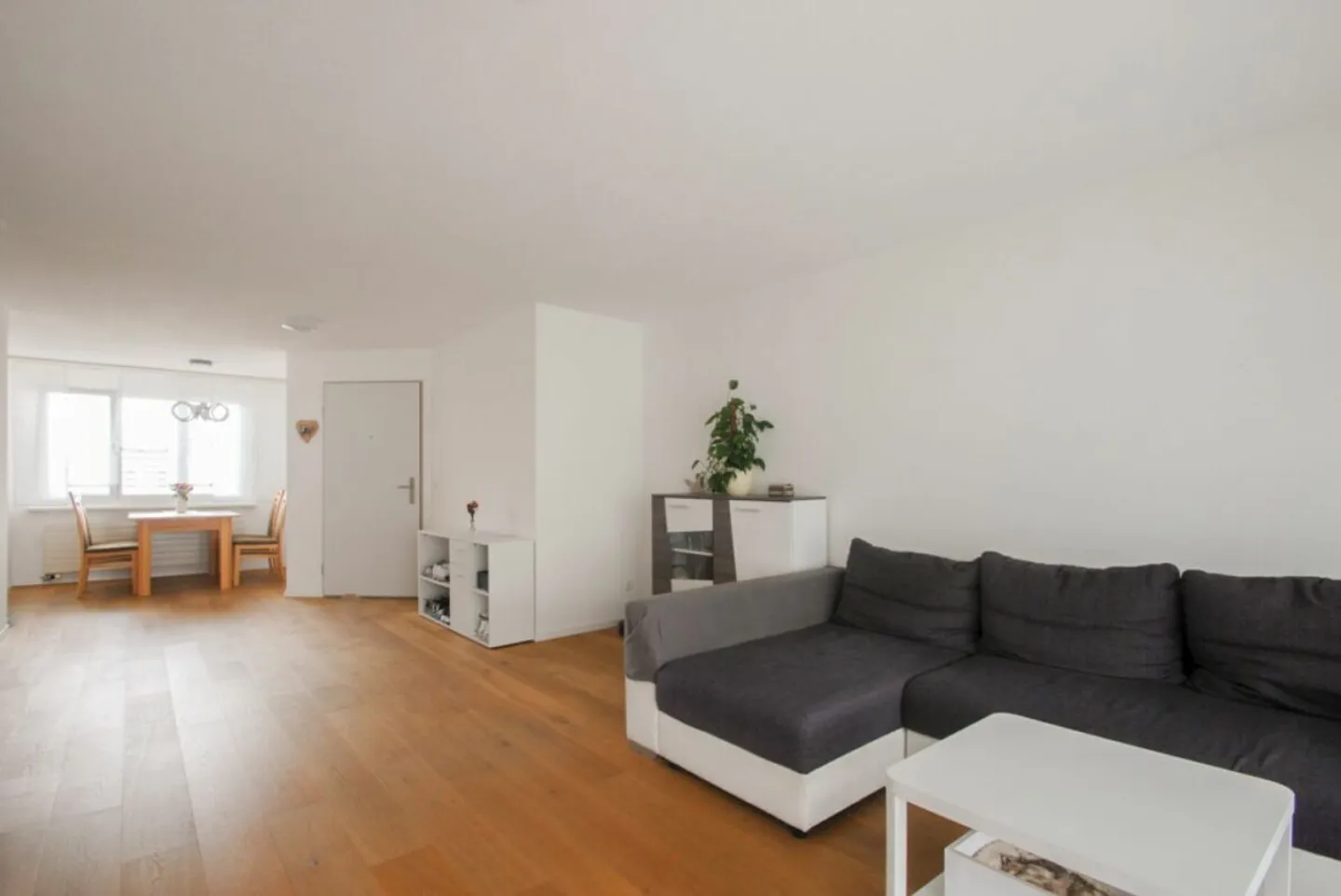 Charming 4½-Room Apartment - Photo 1 of 13