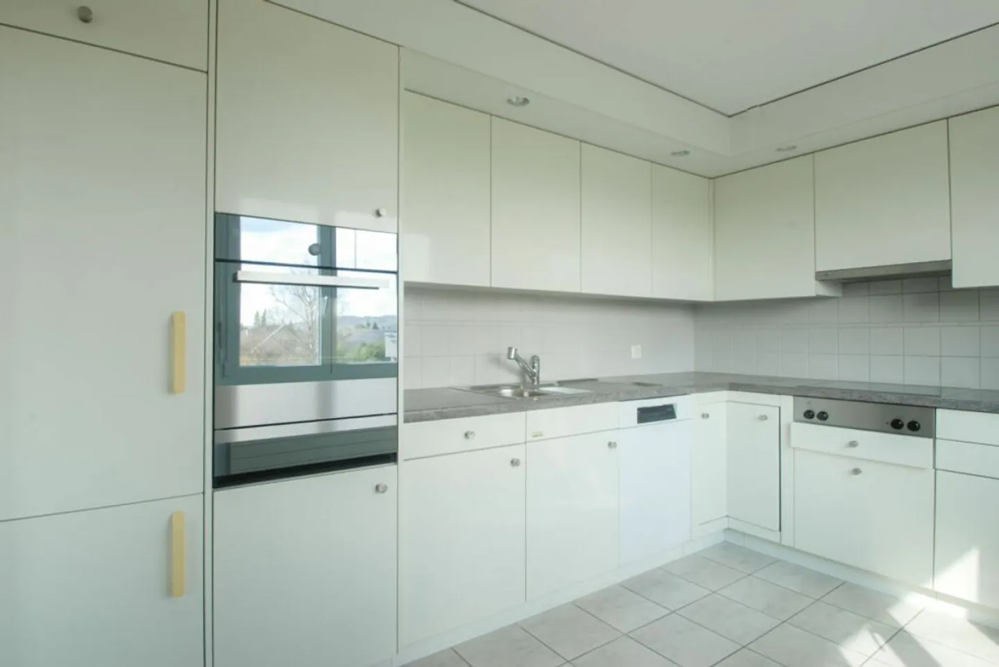 Charming 4½-Room Apartment - Photo 2 of 13